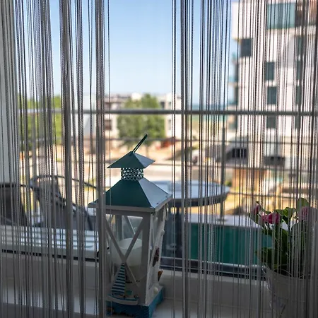 Summerland Sea View Apartment