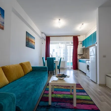 Summerland Sea View Apartment *